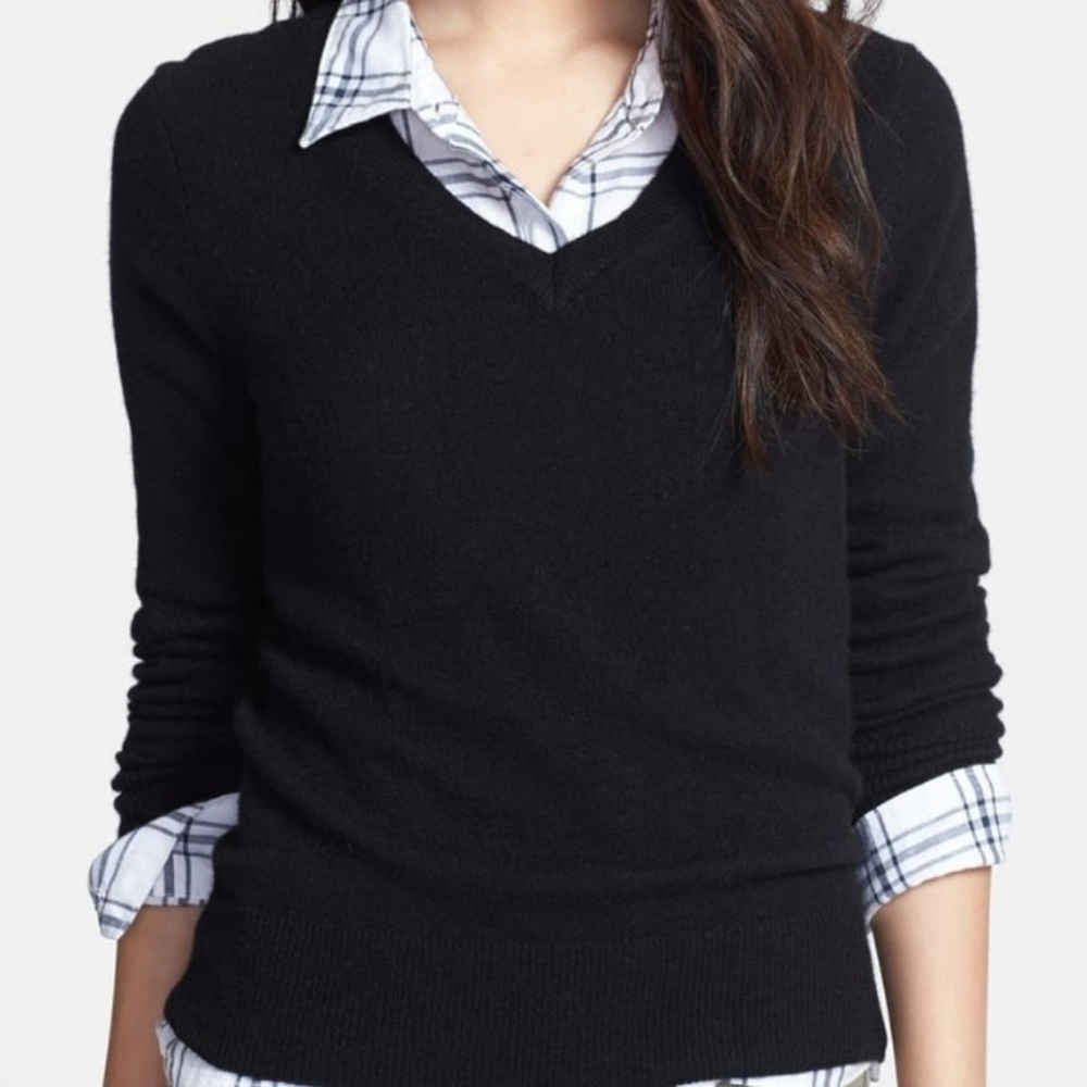 DONATING SOON Cashmere V-neck Pullover Sweater